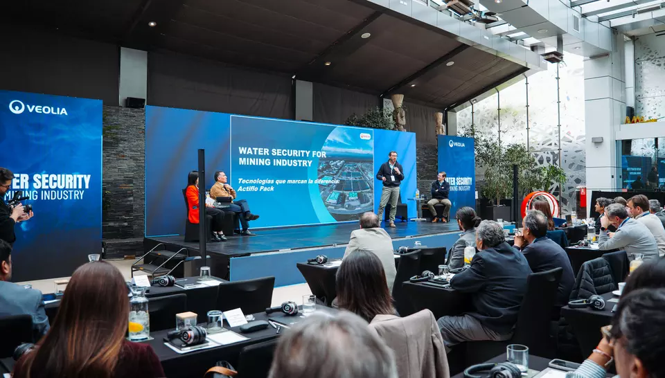 El encuentro abordó los principales desafíos y soluciones para fortalecer la seguridad hídrica en el sector minero.