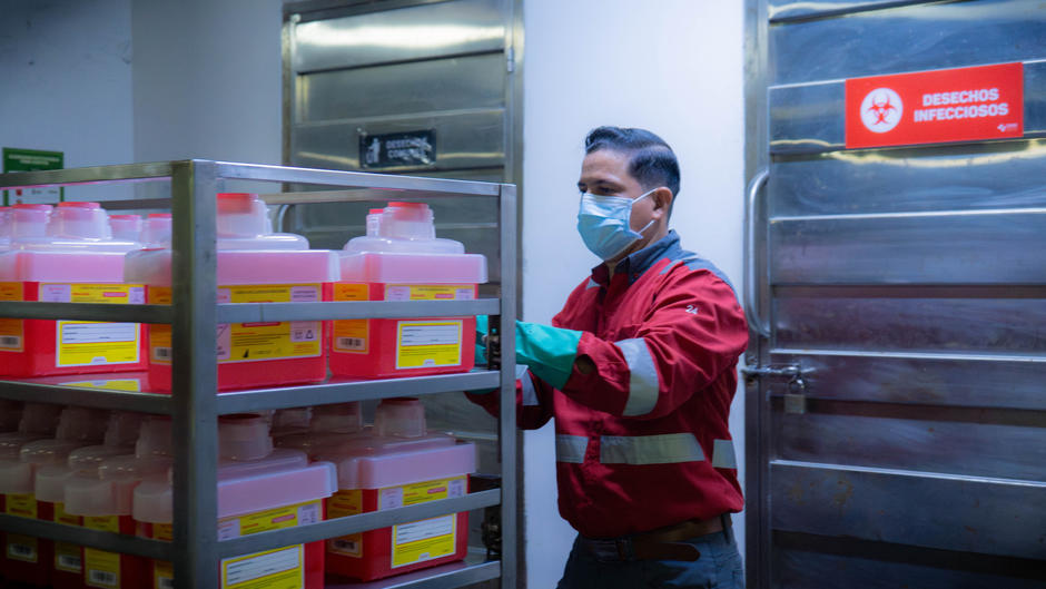 Rebox Veolia Ecuador residuos hospitalarios
